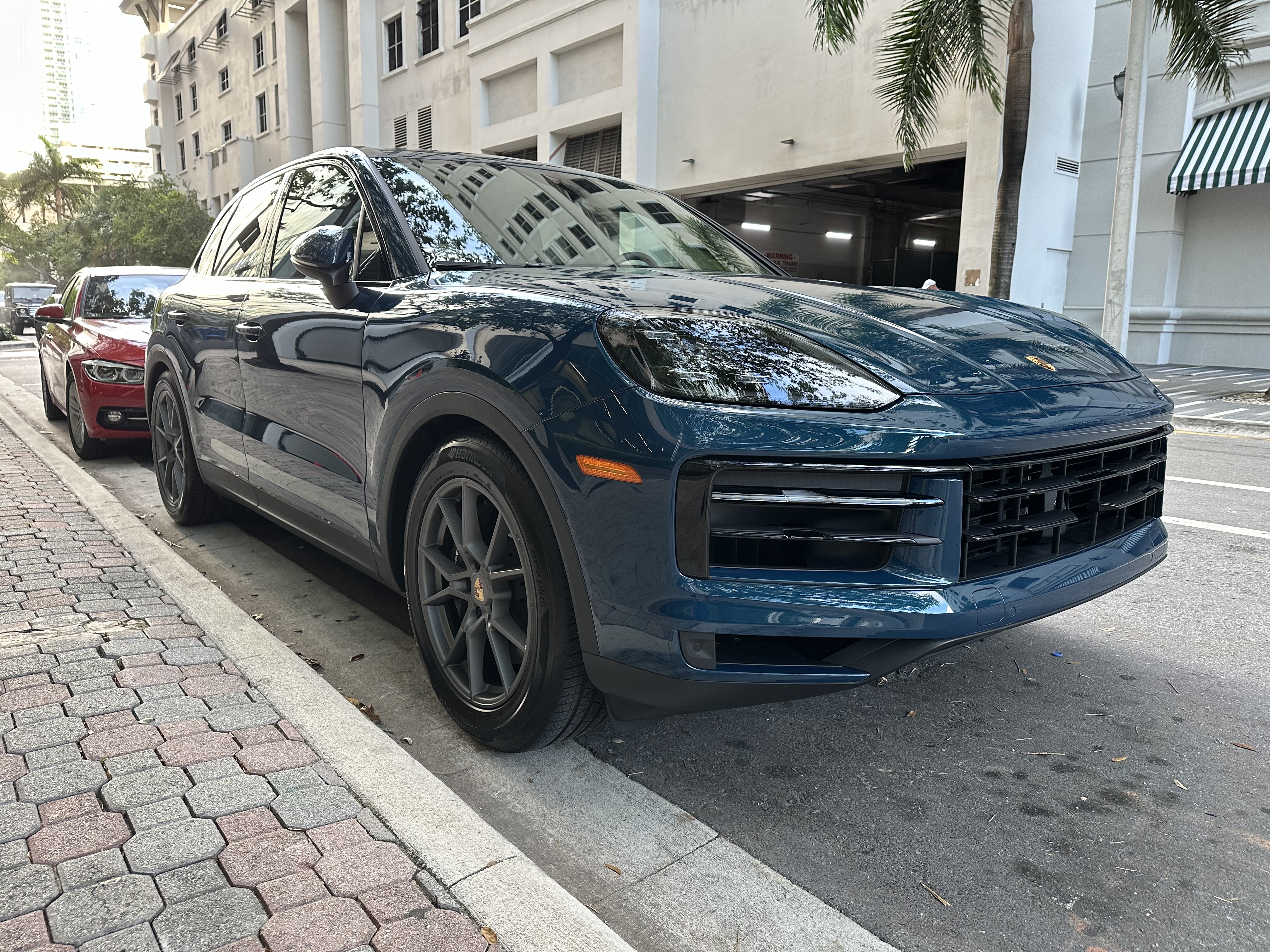 Used 2024 Porsche Cayenne AWD/4WD image 9