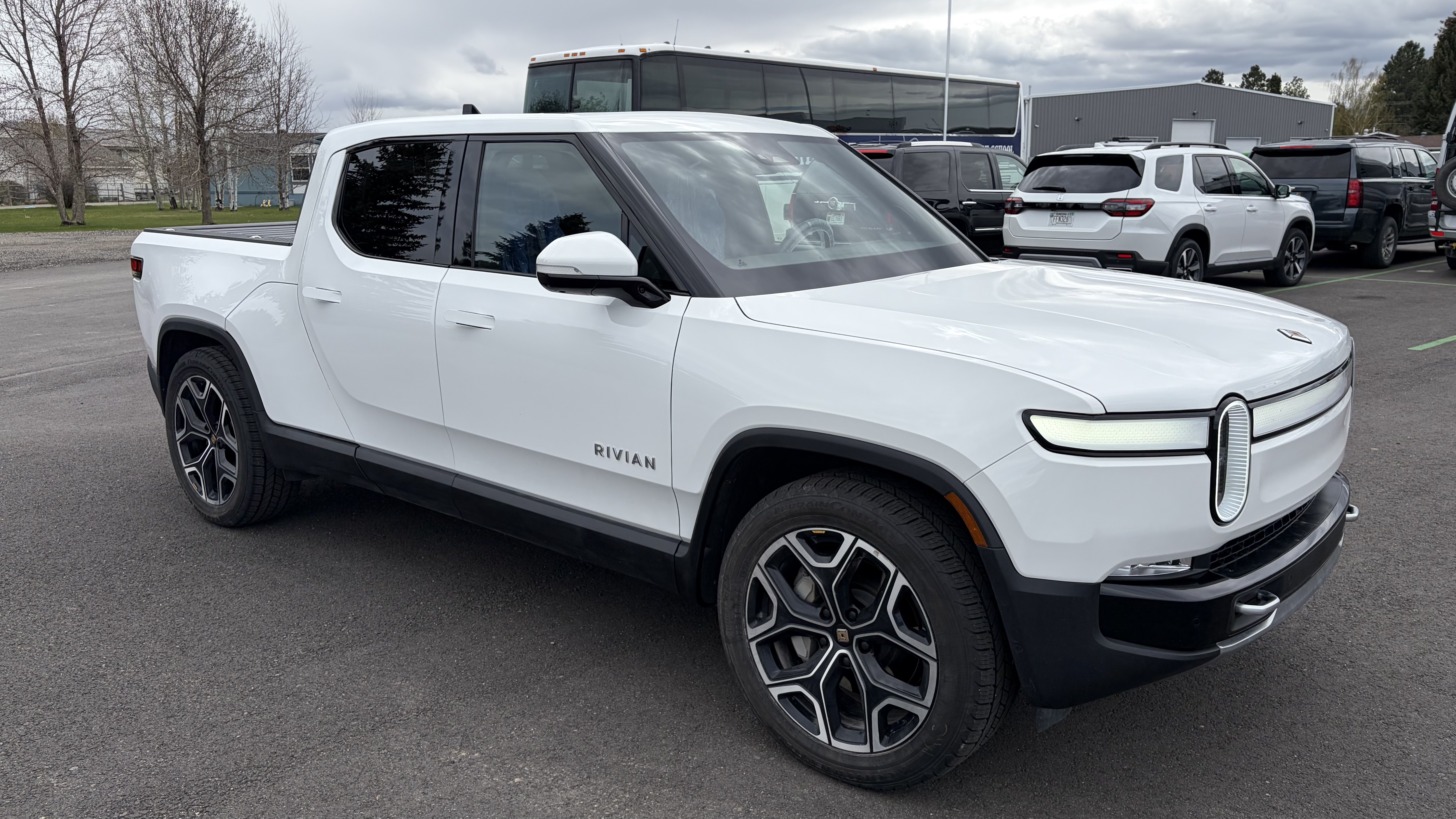 Used 2024 Rivian R1T Adventure Dual AWD/4WD image 5