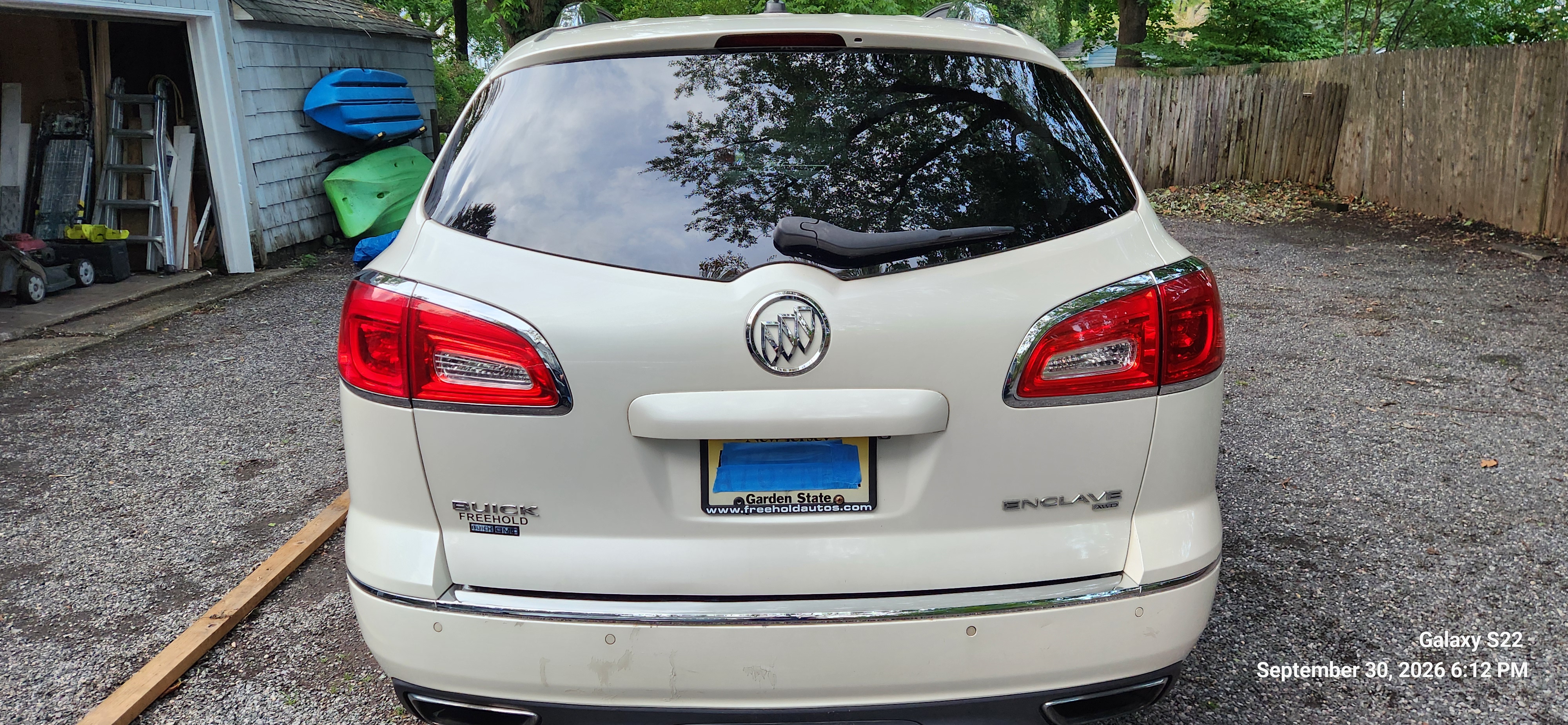 Used 2014 Buick Enclave Leather AWD/4WD image 2
