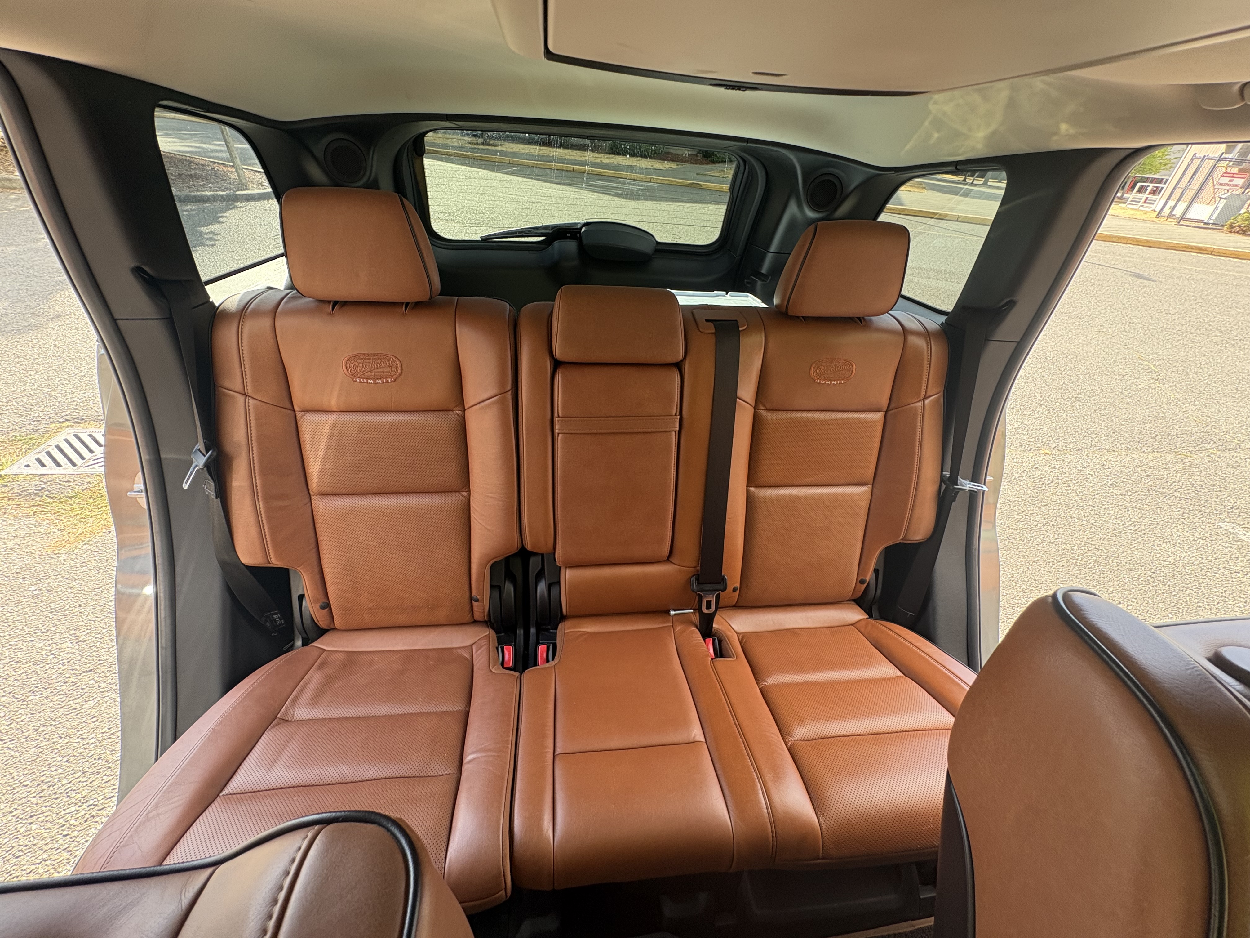 Used 2011 Jeep Grand Cherokee Overland Summit AWD/4WD image 10