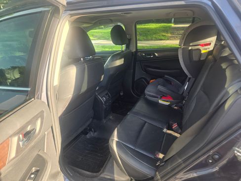 Used 2015 Subaru Outback 2.5i Limited AWD/4WD image 8