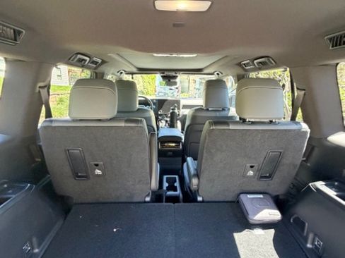 Used 2024 Lexus GX 550 w/ Accessory Package (Z1) image 14