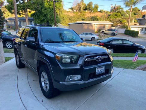 Used 2010 Toyota 4Runner SR5 image 9