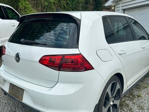 Used 2016 Volkswagen GTI S w/ Lighting Package (SEL) FWD image 12