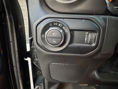 Used 2023 Jeep Gladiator Rubicon w/ LED Lighting Group AWD/4WD image 14