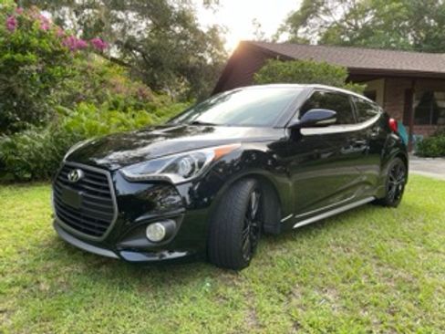 Used 2017 Hyundai Veloster Turbo w/ Tech Package 02 image 2