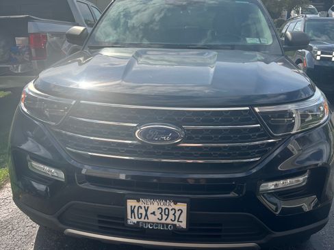 Used 2020 Ford Explorer XLT w/ Equipment Group 202A AWD/4WD image 20