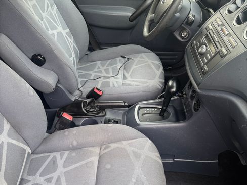 Used 2010 Ford Transit Connect XLT image 6