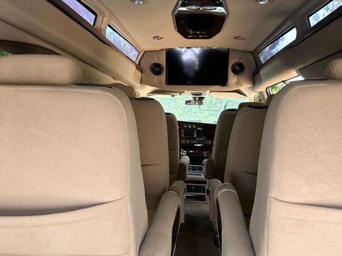 Used 2019 Chevrolet Express 2500 Extended RWD image 7