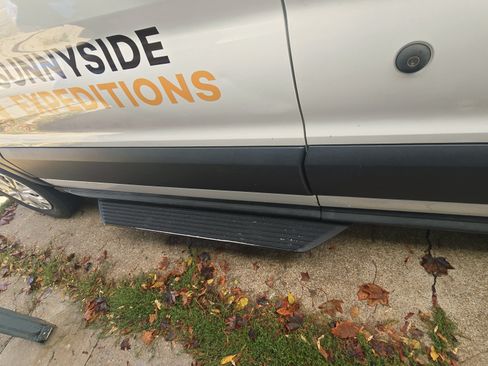 Used 2017 Ford Transit 150 XLT image 5