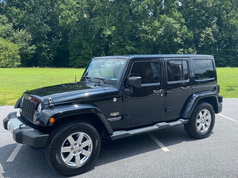 Used 2015 Jeep Wrangler Unlimited Sahara image 1