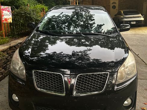 Used 2009 Pontiac Vibe GT FWD image 1