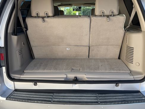 Used 2016 Lincoln Navigator Select image 9