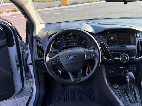 Used 2017 Ford Focus SEL FWD image 8