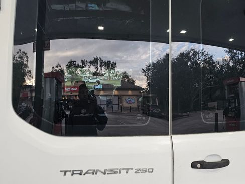 Used 2018 Ford Transit 250 130 Medium Roof image 2