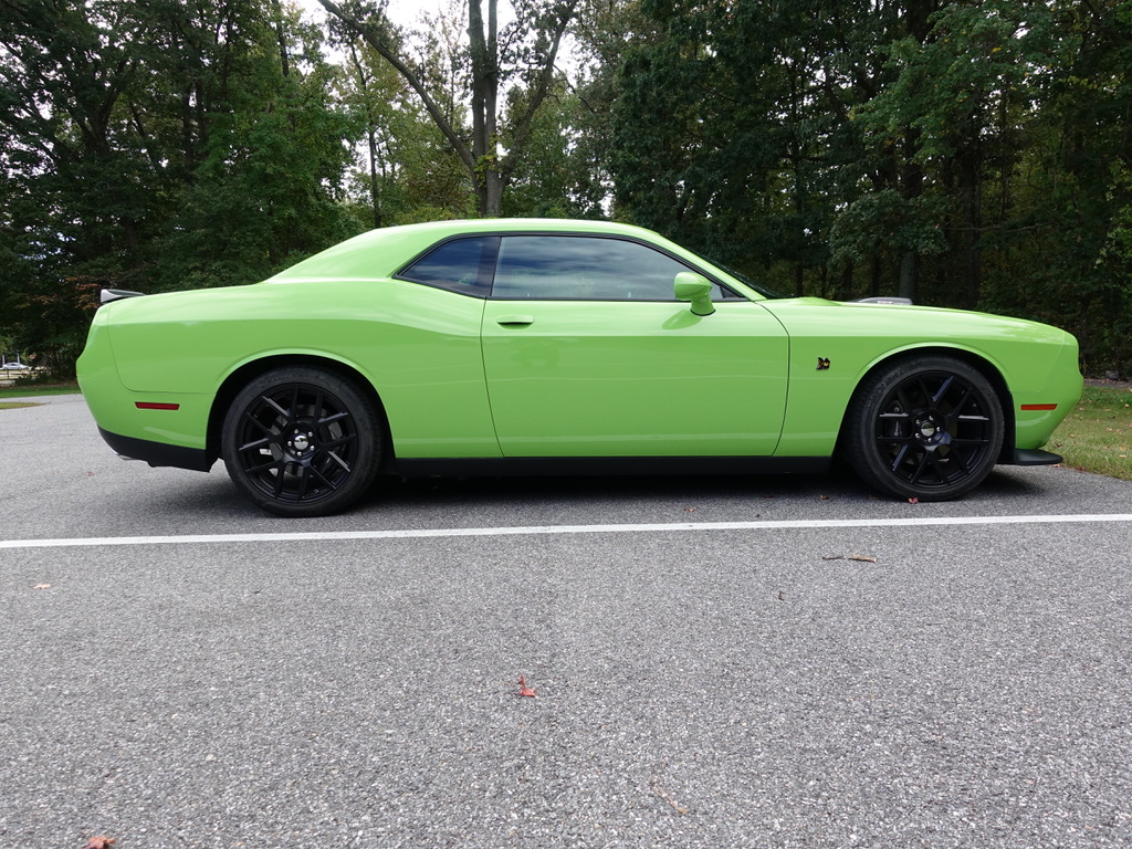 Used 2015 Dodge Challenger R/T Scat Pack RWD image 6