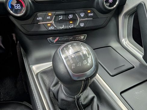 Used 2014 Chevrolet Corvette Stingray Coupe RWD image 4