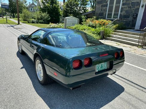 Used 1992 Chevrolet Corvette Coupe RWD image 4