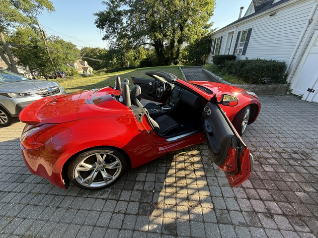 Used 2012 Nissan 370Z Touring w/ Sport Pkg RWD image 2