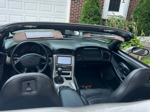 Used 2000 Chevrolet Corvette Convertible w/ Memory Pkg RWD image 16