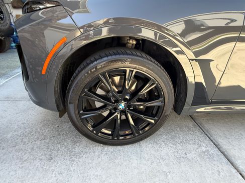 Used 2026 BMW X7 xDrive40i w/ M Sport Package AWD/4WD image 12