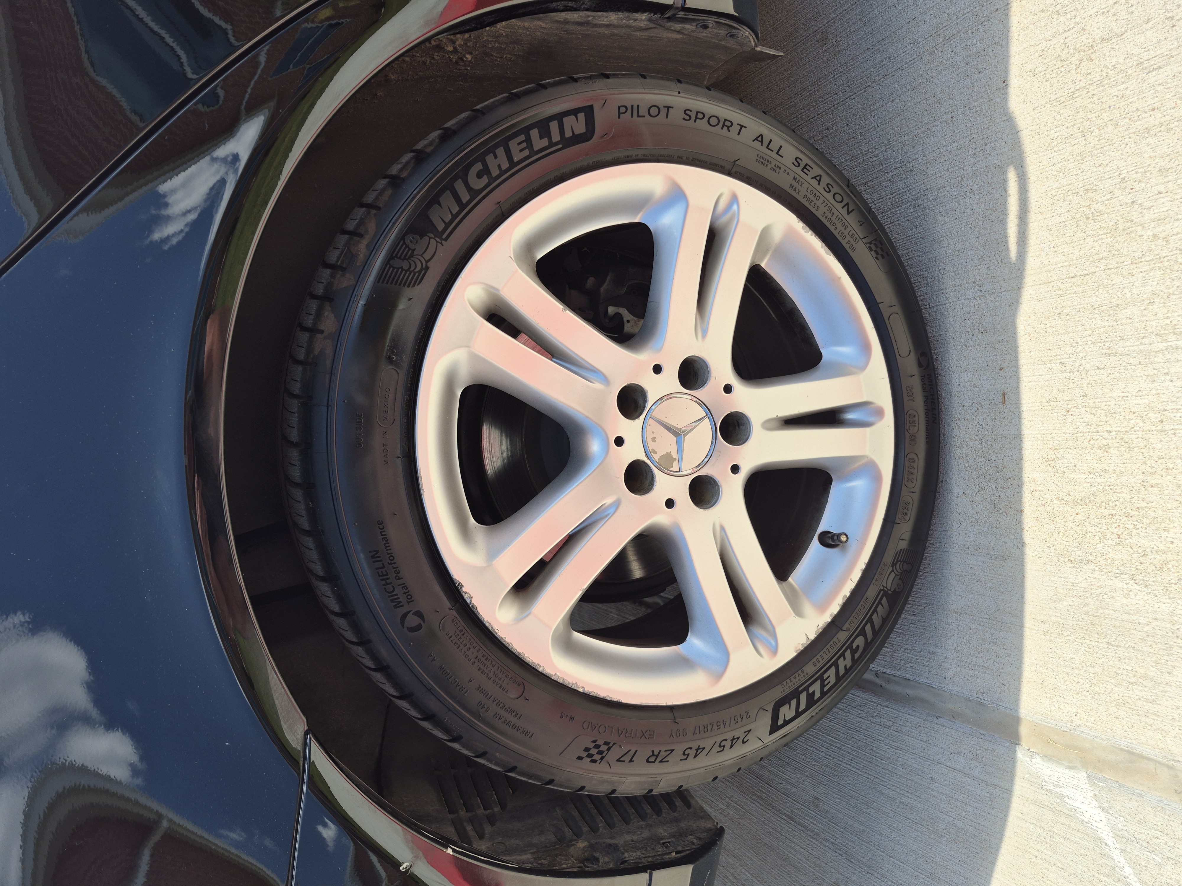 Used 2005 Mercedes-Benz E 500 Sedan image 22
