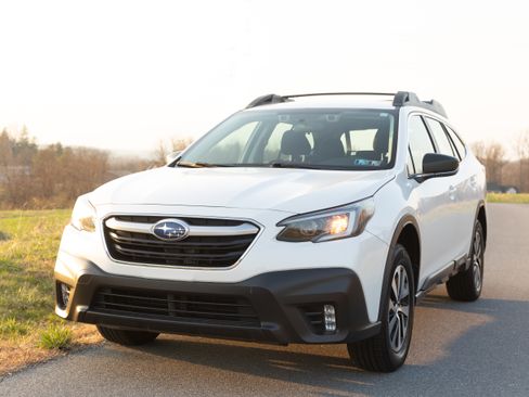 Used 2022 Subaru Outback image 2