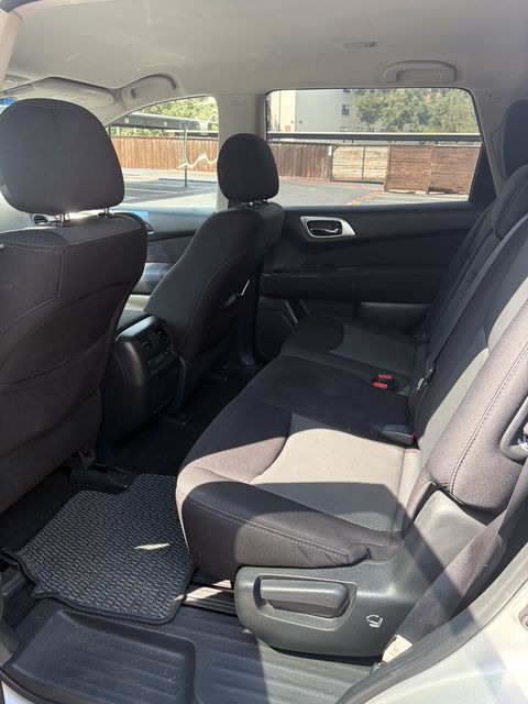 Used 2017 Nissan Pathfinder SV FWD image 15