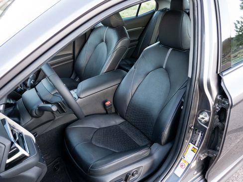 Used 2018 Toyota Camry XSE w/ Audio Package image 12