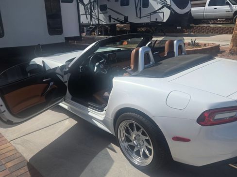 Used 2017 FIAT 124 Spider Lusso image 8