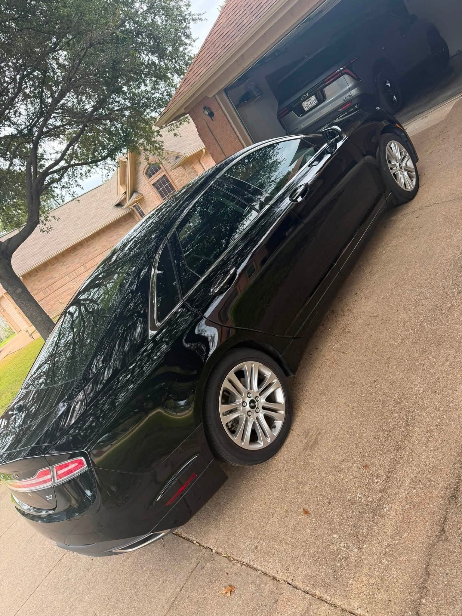 Used 2016 Lincoln MKZ w/ Equipment Group 300A Reserve FWD image 9