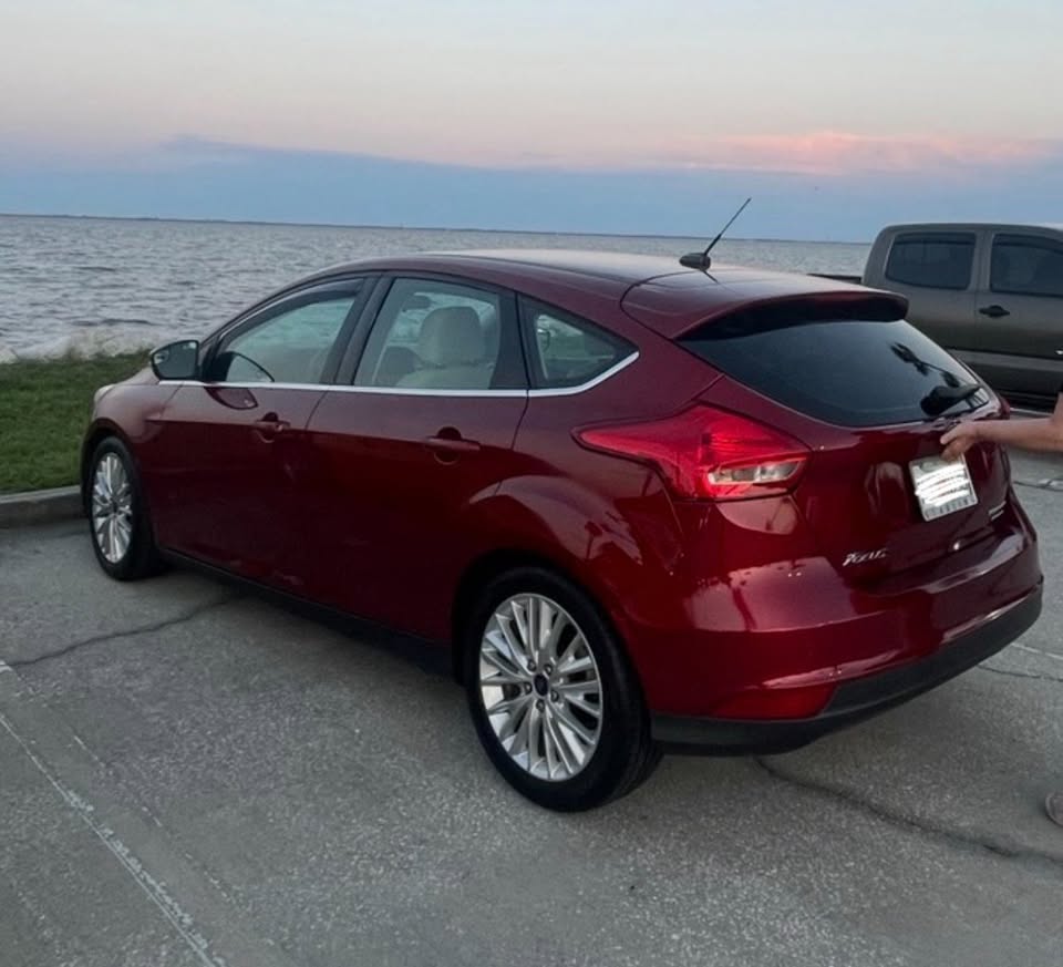 Used 2015 Ford Focus Titanium FWD image 5