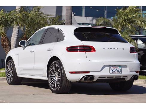 Used 2017 Porsche Macan Turbo image 19