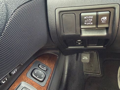 Used 2011 Lexus IS 250C w/ Luxury Pkg RWD image 25