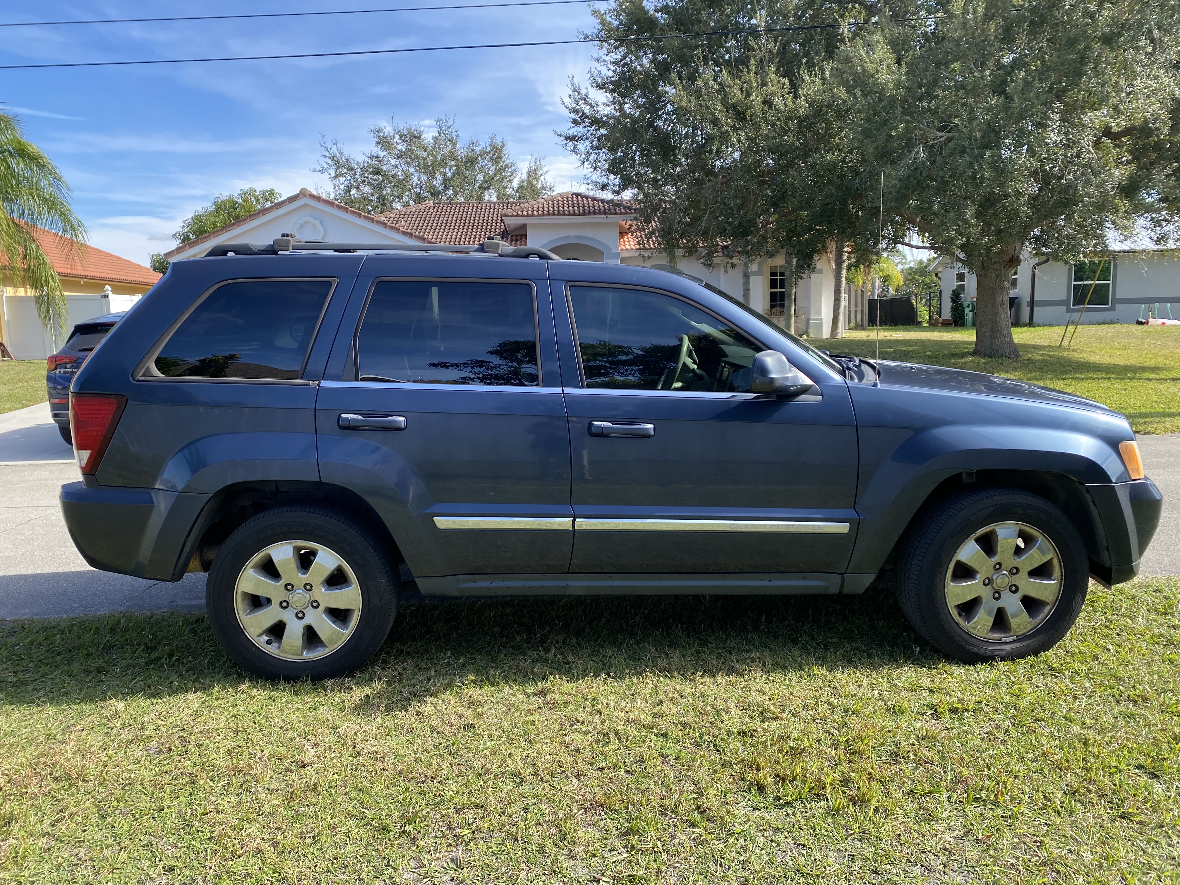 Used 2008 Jeep Grand Cherokee Limited w/ Trailer Tow Group IV RWD image 1