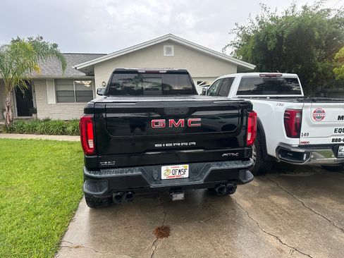 Used 2020 GMC Sierra 1500 AT4 w/ AT4 Preferred Package AWD/4WD image 6