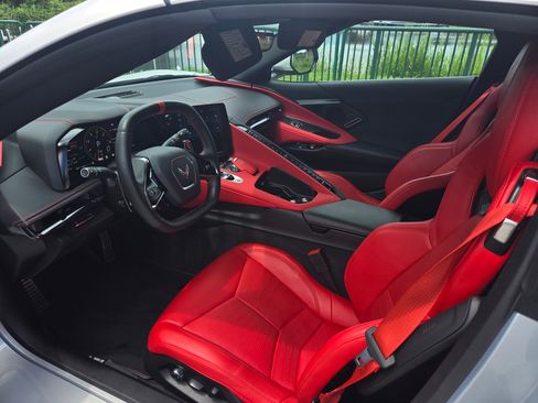 Used 2024 Chevrolet Corvette Stingray Preferred Cpe w/ Z51 Performance Package image 6