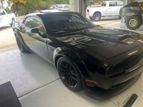 Used 2016 Dodge Challenger SRT Hellcat image 2