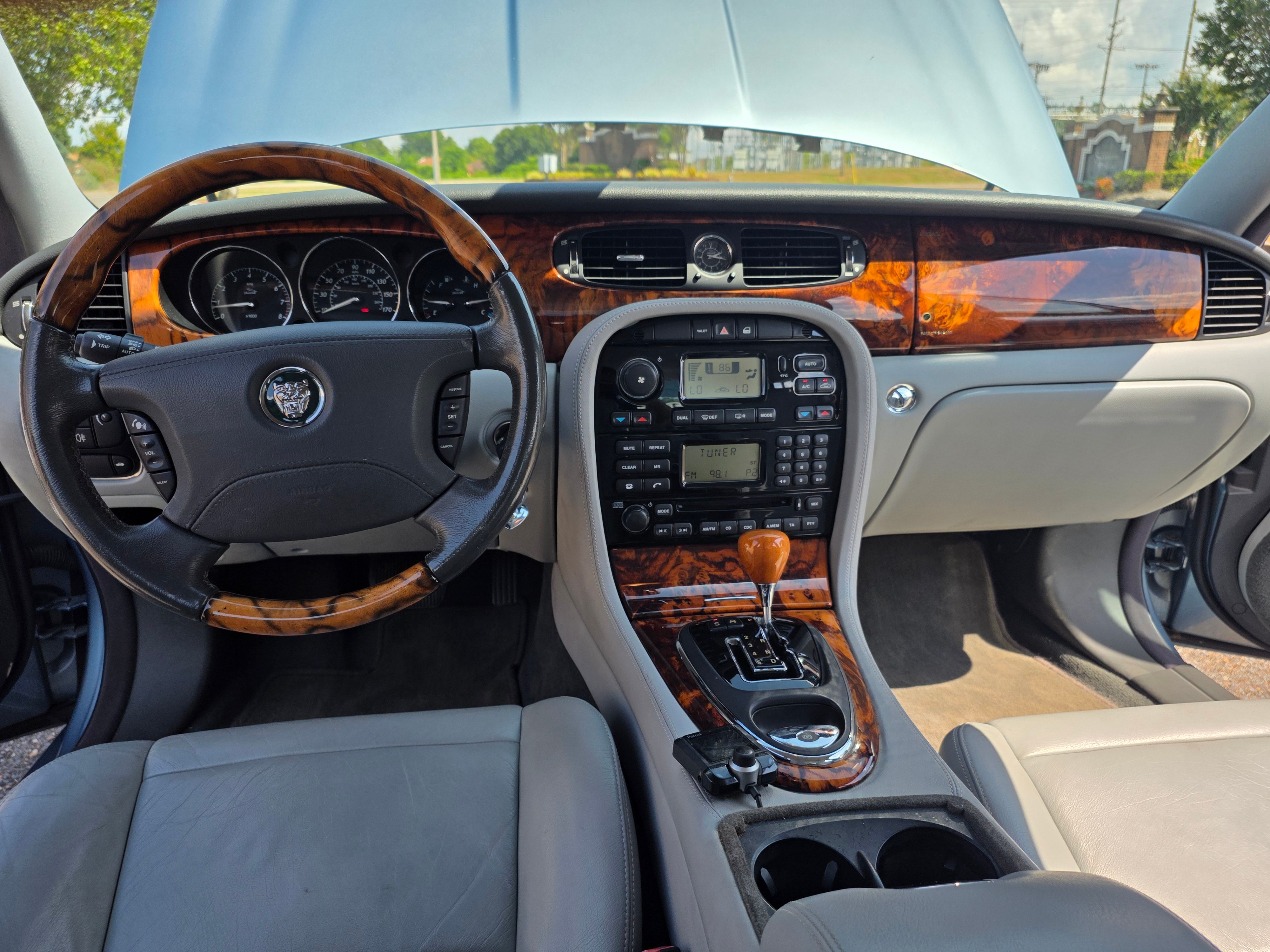 Used 2005 Jaguar XJ8 RWD image 21