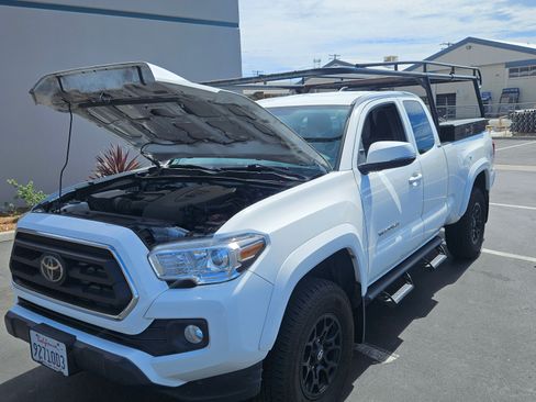 Used 2020 Toyota Tacoma SR5 RWD image 18