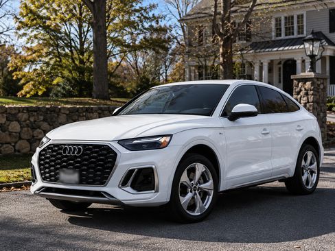 Used 2021 Audi Q5 2.0T Premium Plus w/ Premium Plus Package AWD/4WD image 1