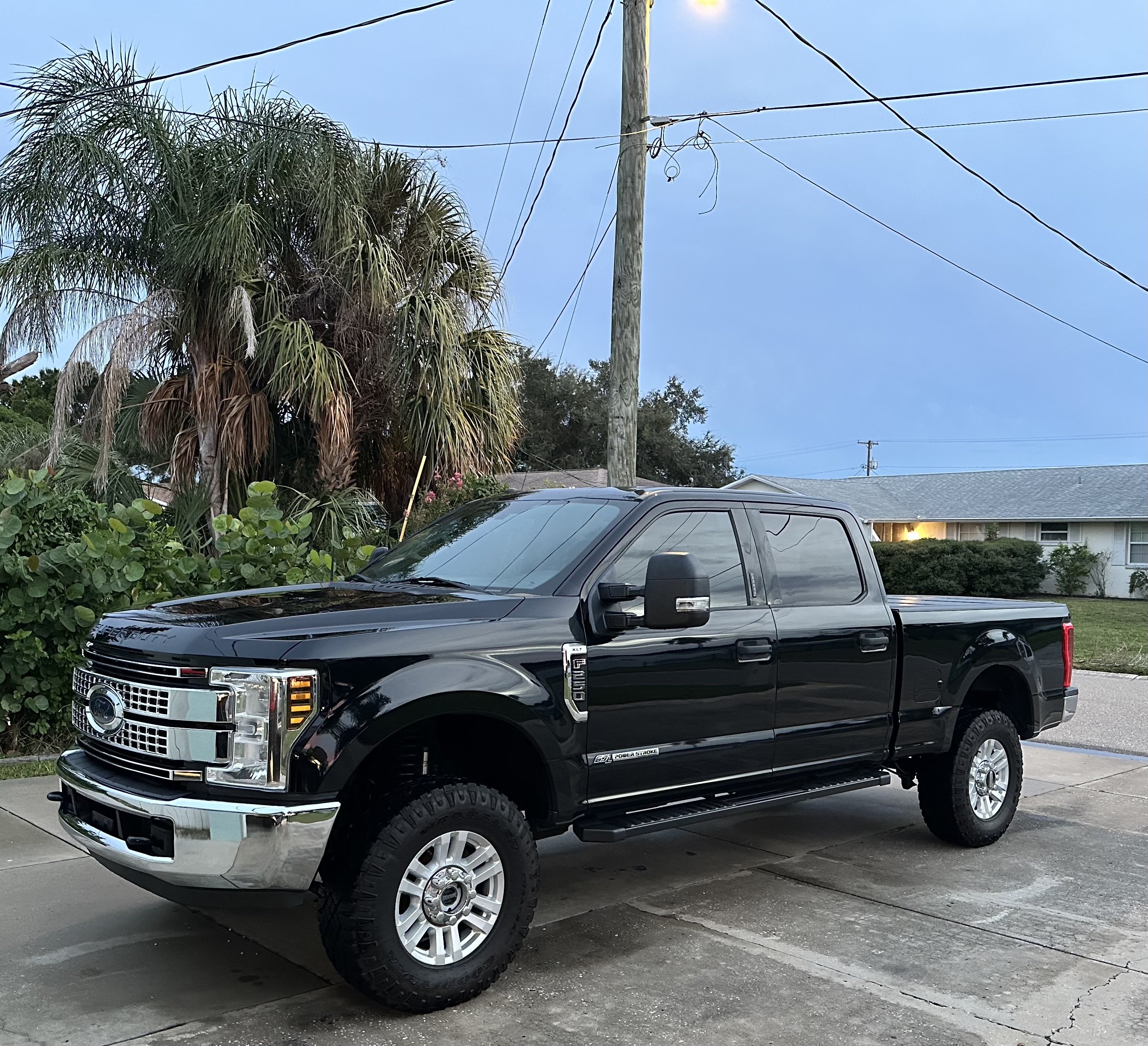 Used 2018 Ford F250 XLT AWD/4WD image 1