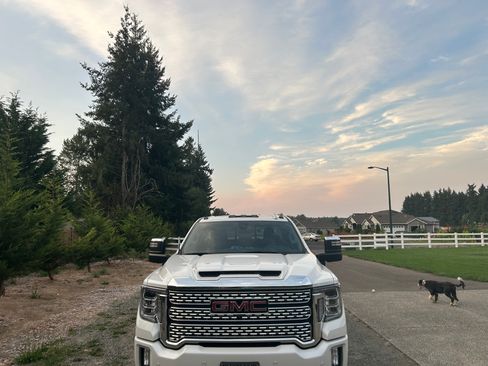 Used 2023 GMC Sierra 3500 Denali w/ Denali Ultimate Package image 4