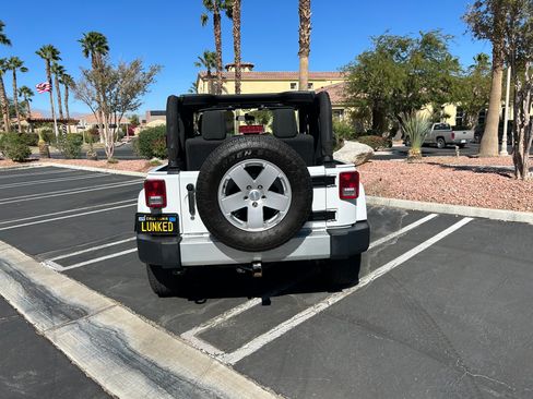 Used 2012 Jeep Wrangler Sahara w/ Connectivity Group image 11