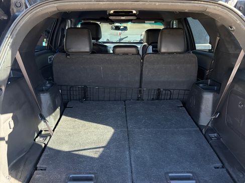 Used 2014 Ford Explorer XLT w/ Equipment Group 202A AWD/4WD image 7
