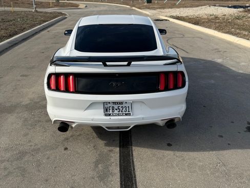 Used 2015 Ford Mustang GT image 14