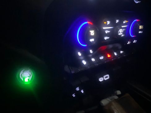 Used 2020 Chevrolet Silverado 1500 RST image 24