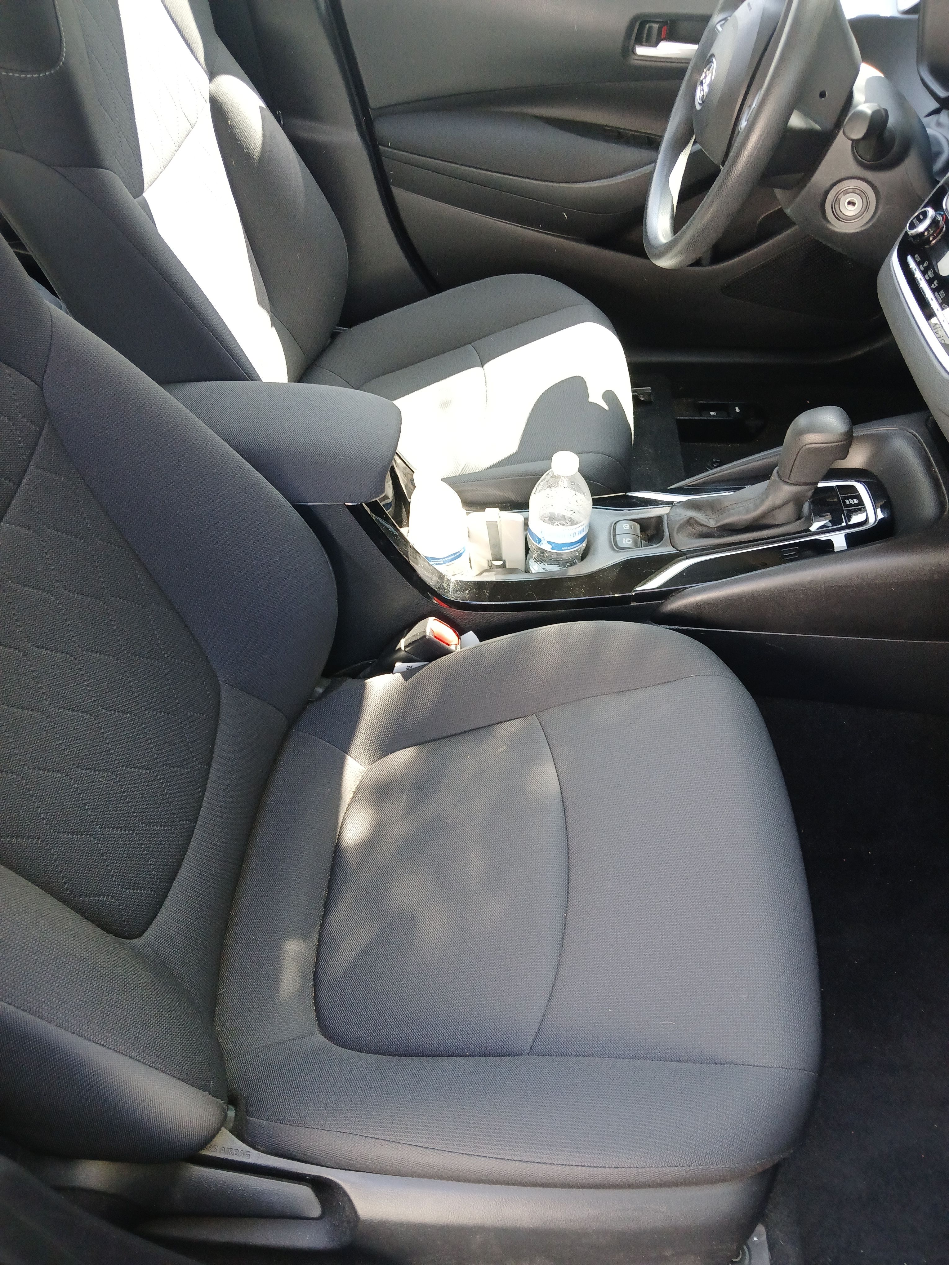 Used 2020 Toyota Corolla LE FWD image 9