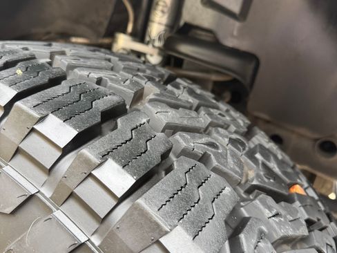 Used 2017 Jeep Wrangler Unlimited Sahara w/ Connectivity Group image 20