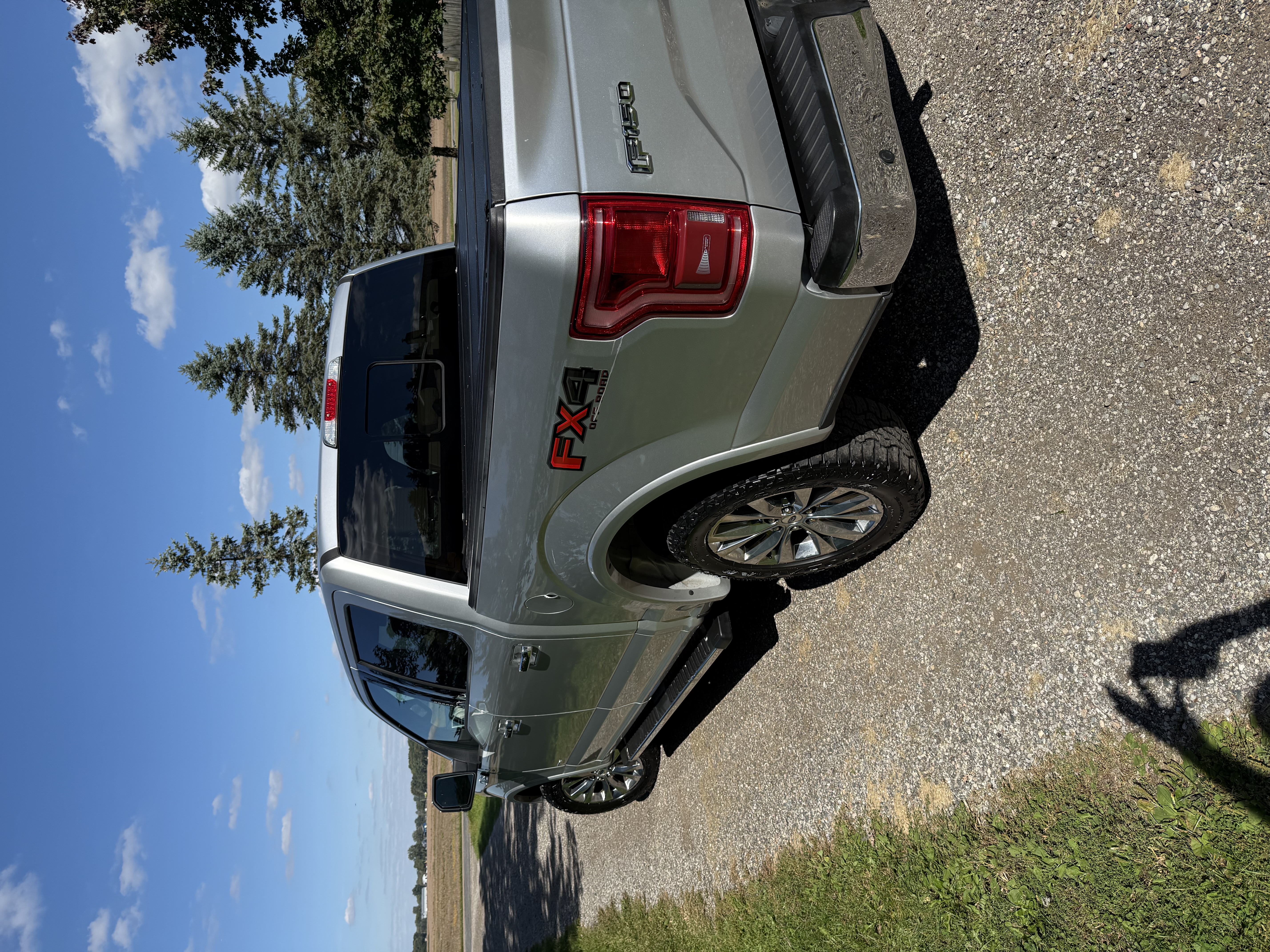 Used 2017 Ford F150 Lariat w/ Equipment Group 502A Luxury AWD/4WD image 10